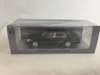 1/43 Luxury Collectibles 2011 Lincoln Town Car,  Black