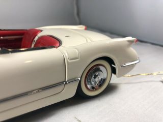 Franklin 1953 Corvette Convertible White 1:24 3