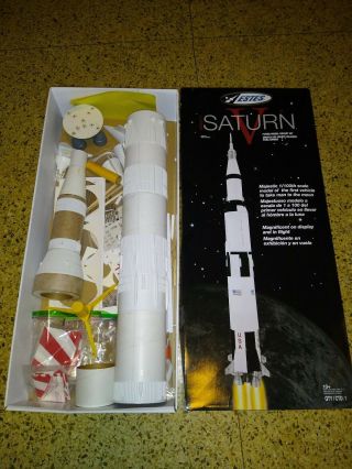 2010 Estes Apollo 11 Saturn V 1:100th Limited Edition Model Rocket Kit 2157