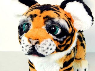 FurReal Roarin Tyler the Playful Tiger Interactive Sound and Motion Great 2