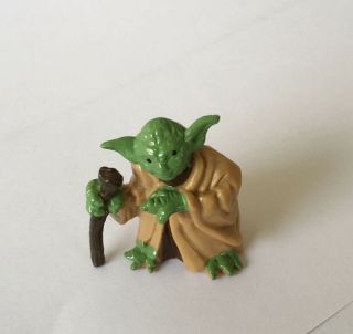 Star Wars Tombola Egg Yoda Miniature Action Figure 1997 Very Rare