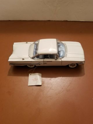 Franklin 1960 Chevrolet Impala Convertible 1:24 Diecast - Car Only 3