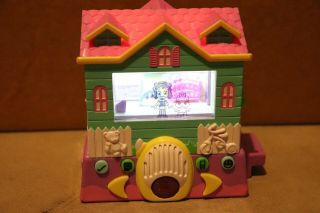 Pixel Chix 2006 Dollhouse Babysitter Room Flip Interactive Toy