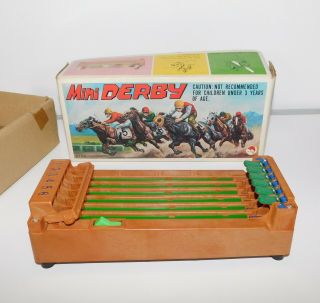 Vintage Shinsei Mini Derby Horse Racing Game With 8 Metal Horses 5138