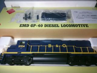 Aristo - Craft G 3704 Baltimore & Ohio Emd Gp - 40 Diesel Locomotive Art - 23501 Tsjt
