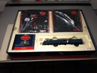 Hornby Live Steam Mallard A4 Locomotive Set Plus 4 " Teak " Lner Coaches 00