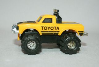 Schaper Stomper Toyota Sr5 Yellow 4x4 Motor Runs Light Battery Cover