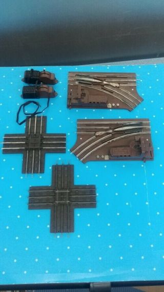 Pair Lionel 5122 Remote Control Switches & 2 Lionel 5020 Crossings
