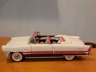 1955 Packard Caribbean Deluxe Edition 1/18 Road Signature Die Cast