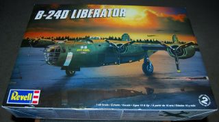 B - 24d Liberator Revell 1/48 Open Box