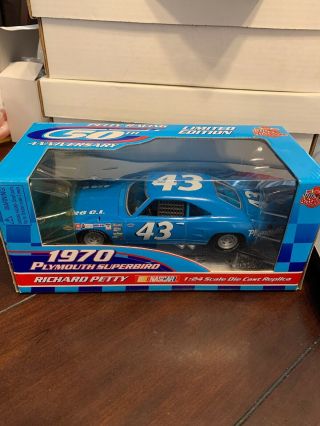 1999 Racing Champions 1:24 Scale Stock Car 43 R.  Petty 50th Ann ‘70 Plymouth