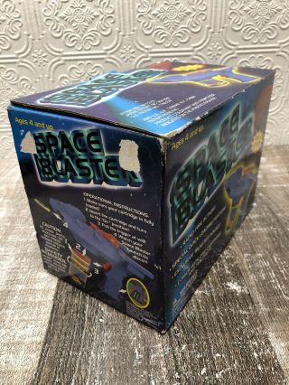 Space Blaster Disk Shooter,  1998 Min Yin toys.  W/discs And Ammo Belt Clip 3