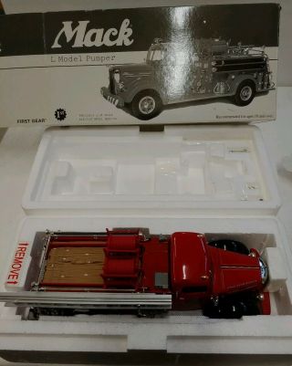 1/34 First Gear Mack L Model Pumper Fire Truck 19 - 0042.  (f22)