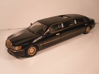 1999 Lincoln Town Car Stretch Limousine Black Limo 1/18 Diecast Sun Star