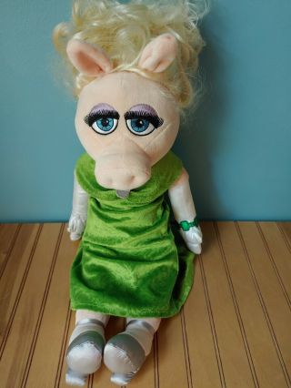 Disney Store Miss Piggy Muppet Most Wanted Emerald Green Dress Plush Doll 20”