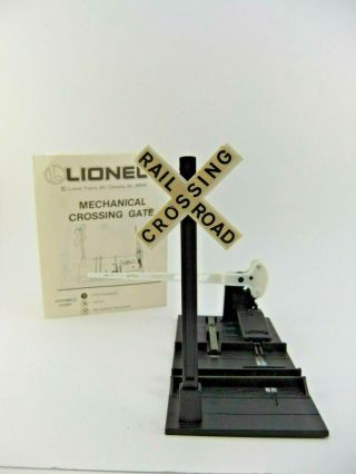 Lionel: 2309 Mechanical Crossing Gate - O Gauge - Vintage 80s