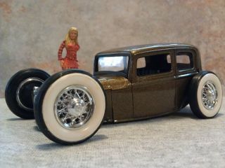 Adult Built 1/25 Scale 1932 Ford Custom Hot Rod.