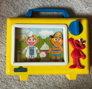 Vintage Sesame Street Illco Elmo Musical Tv Music Box Wind - Up Toy Baby