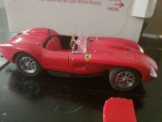 Danbury 1958 Ferrari 250 Testa Rossa Diecast Model Car 1:24 Scale Red