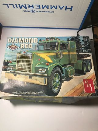 Amt Diamond Reo Tractor T537 1/25 Model Semi Kit