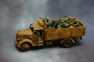 1/35 Wwii Built German Truck With Flak 37 And Crews