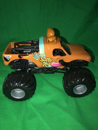 1/24 Hot Wheels Monster Jam Truck Scooby - Doo
