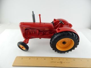 Ertl Vintage Farm Tractor Massey Harris 55 1/16 Scale Die Cast Metal Toy
