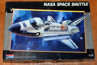 Monogram Nasa Space Shuttle 5904 1/72 Scale Model Kit Copyright 1987