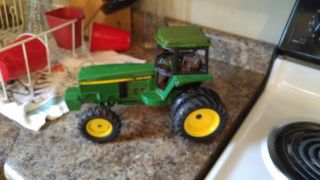 Ertl John Deere 4960 Diecast Toy Tractor 1/16 Scale.  Fwa
