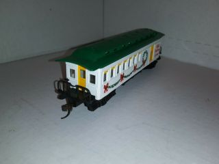 Bachmann HO Scale White Christmas Express train old time combine passenger car 2