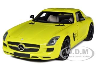 Boxdented 2010 Mercedes Sls Amg Yellow 1/18 By Minichamps 100039022