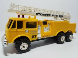 Schaper Stomper 4x4 Yellow Fire Truck 27 Runs With Lights