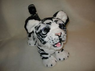 Ivory White FurReal Roarin ' Tyler The Playful Tiger Pet Interactive Toy 3