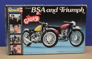 Revell 7706 Bsa & Triumph Motorcycle Kit 1:25 Inside 