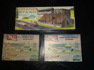 Aurora Grand Stand 1452 - 200 Ho Scale Slot Car Kit And,  C.  1962 (1512)