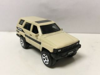 1985 85 Toyota 4runner 4x4 Collectible 1/64 Scale Diecast Diorama Model