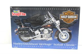 1995 Revell Monogram Snaptite Harley Davidson Softail Classic 1:8 Model 7302