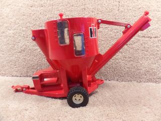 Ertl 1/16 Scale Diecast Ih International Harvester Grinder Mixer Mill Farm Toy