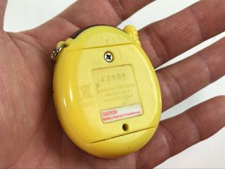 2004 Tamagotchi Connection V3 Yellow w/ Stars Key Chain Digital Pet Battery 3