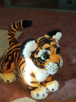 Furreal Roarin Tyler The Playful Tiger. ,  Comes With Batteries