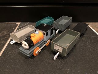 Thomas & Friends Trackmaster Motorized Dash W/ Cars & Troublesome -