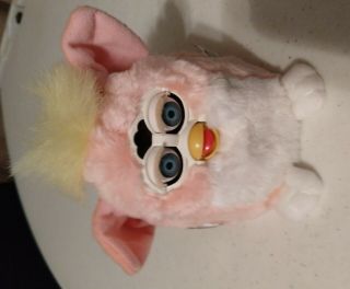 Tiger Electronics 1999 Furby Babies baby 70 - 940 pink white with yellow hair 2