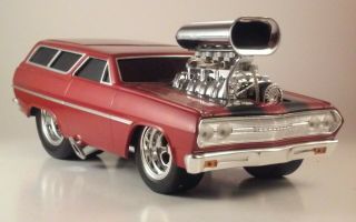 Funline 2003 Muscle Machines 1965 Chevelle Wagon Red 1:18 Scale Die - Cast Car