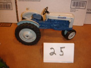 1/12 Ford 4000 Toy Tractor