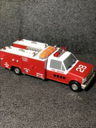 Fire Rescue Truck 1/18 Plastic Lights & Sound - Funrise 1995
