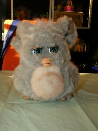 Hasbro Tiger Electronics 2005 Gray With Blue Eyes Full Size Furby 59294