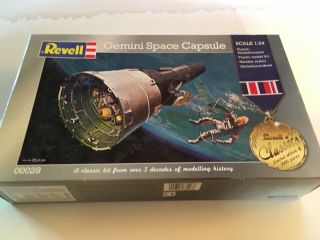 Revell Gemini Space Capsule - 1:24 Scale - Model 85 - 1836 - Complete