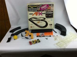 Aurora Afx Racing Ho Scale Set Complete W/ 4 Cars 1974 2369