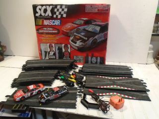 Scx Nascar Tri - Oval Speedway Slot Car Set 1/32 Kevin Harvick Kasey Kahne
