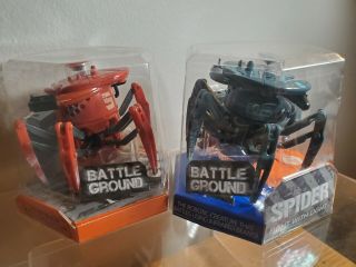 2x HEXBUG Battle Spider,  Red & Blue RC Battle Bot Spider,  Remote Control 2